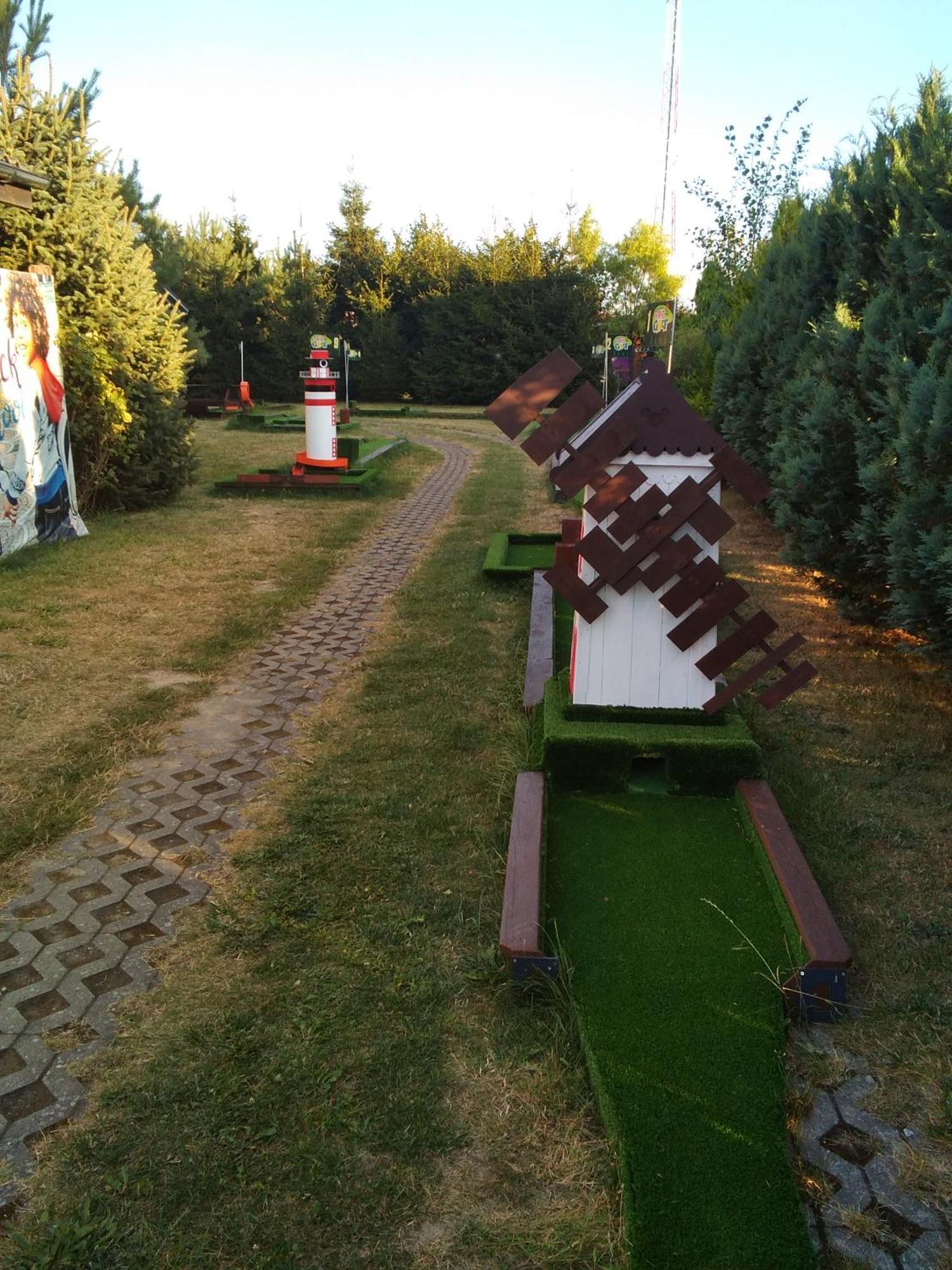 Domki Kapitanskie Z Prywatnym Polem Do Gry W Mini Golf Rewal Kültér fotó