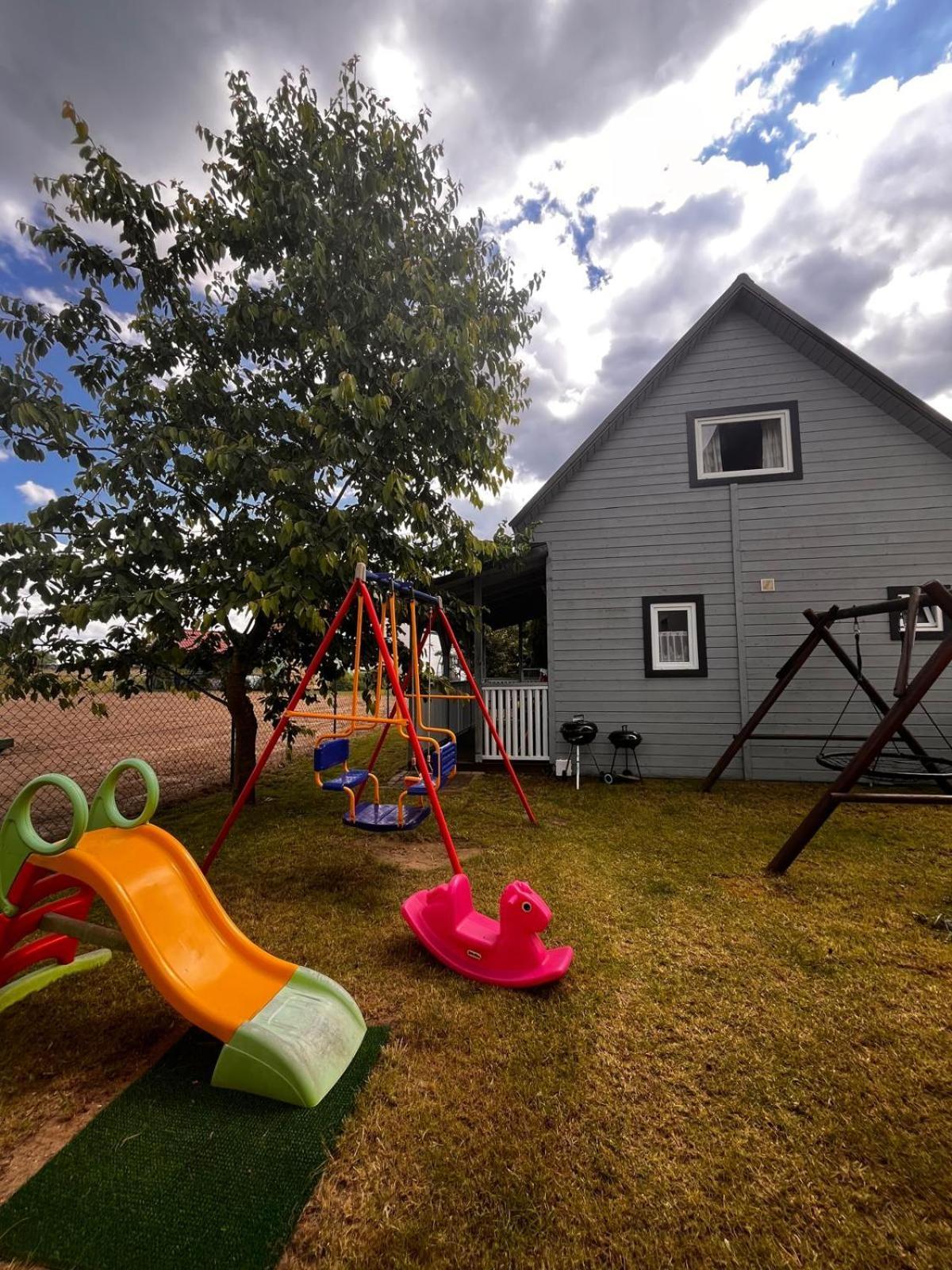 Domki Kapitanskie Z Prywatnym Polem Do Gry W Mini Golf Rewal Kültér fotó